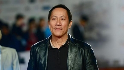 cuoc song hanh phuc cua em be muong lat liet 2 chan sau 3 nam duoc nhan nuoi