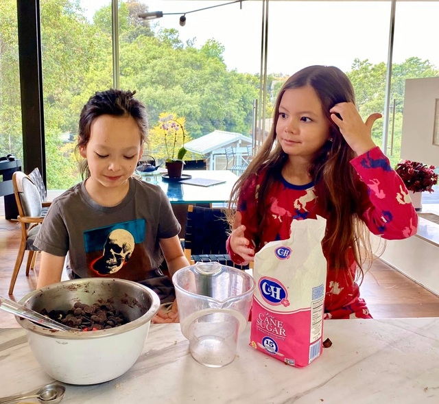 Cuộc sống an nhiên của Hồng Nhung và hai con tại biệt thự ở Mỹ cuoc song an nhien cua hong nhung va hai con tai biet thu o my