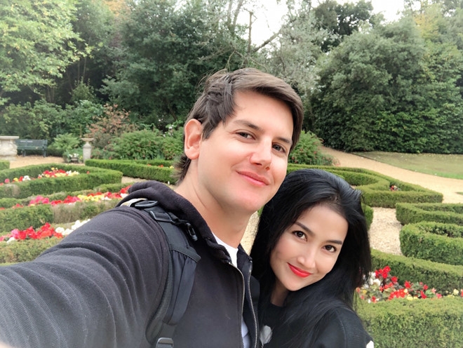 chuyen tinh 9 nam cua dien vien quynh lam va nguoi yeu ngoai quoc