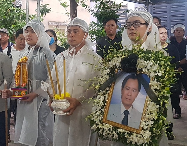 tien dua nhac si vu duc sao bien ve noi an nghi