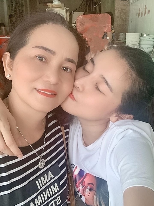 sao viet noi loi yeu thuong nhan ngay cua me