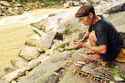 lao cai manh dat tay bac hung vi voi nhieu dac san doc dao