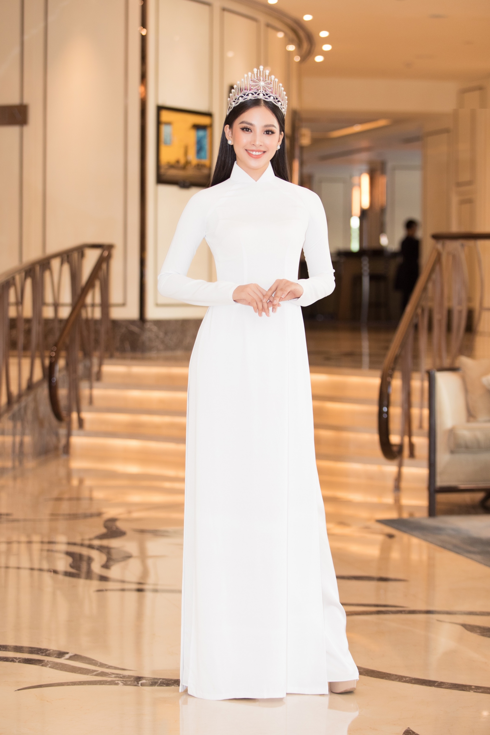 Ý nghĩa đằng sau việc dàn người đẹp diện áo dài trắng tại họp báo Hoa hậu Việt Nam 2020 y nghia dang sau viec dan nguoi dep dien ao dai trang tai hop bao hoa hau viet nam 2020