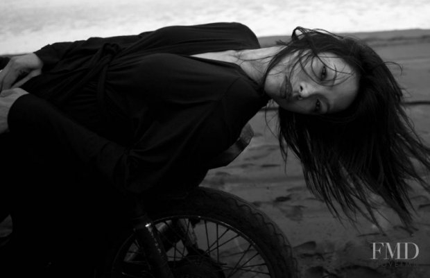 chan dung sieu mau goc viet duy nhat tung dien cho chanel cung naomi campbell