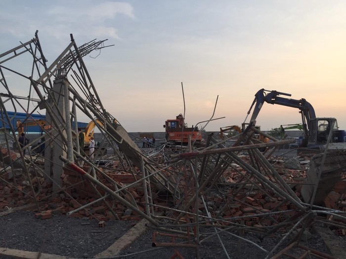 Hiện trường vụ sập công trình ở Đồng Nai làm 10 người chết hien truong vu sap cong trinh o dong nai lam 10 nguoi chet