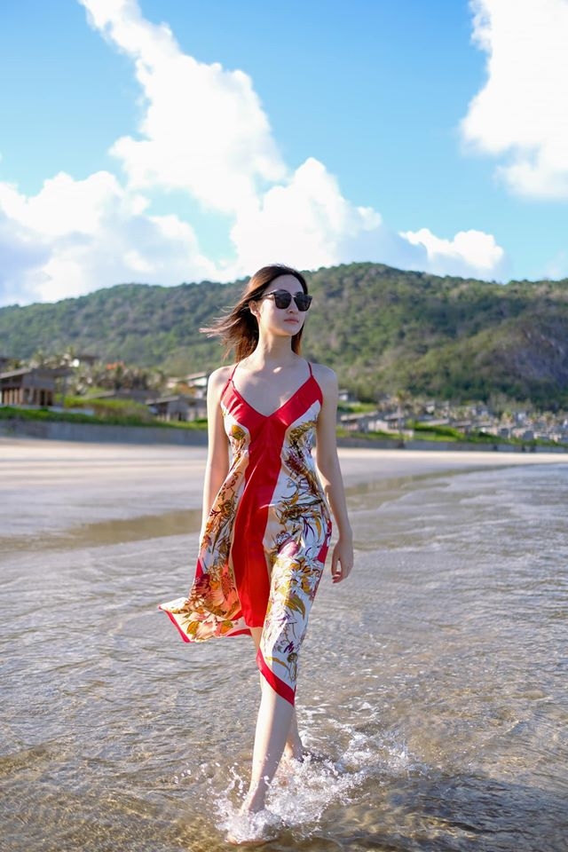 tiec sinh nhat trong phong tong thong cua ha kieu anh lan khue hoang thuy luong thuy linh khoe dang nuot