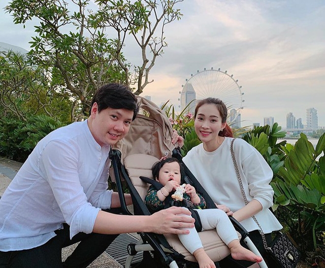 tin tuc giai tri sao viet hom nay 225 hoa hau dang thu thao da ha sinh con trai