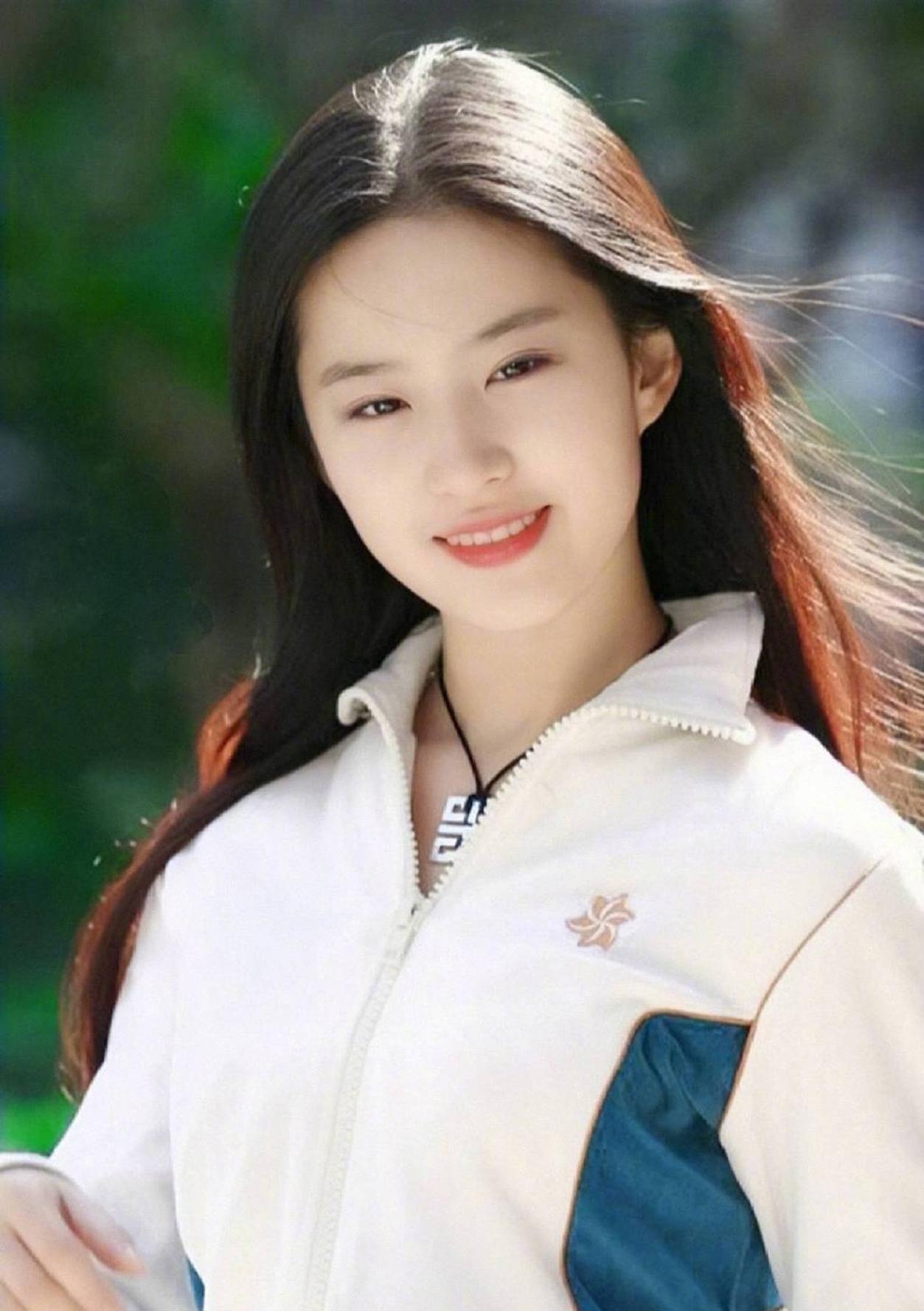hoang thuy lot top 100 my nhan dep nhat the gioi