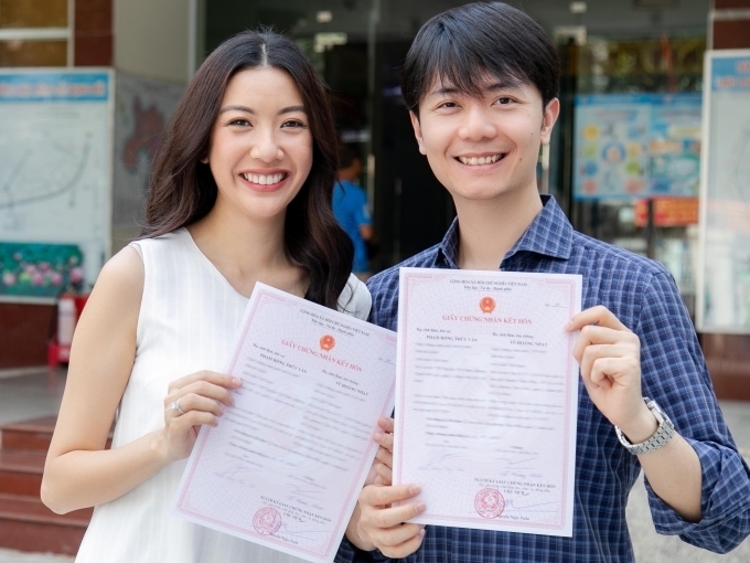 a hau thuy van dang ky ket hon voi doanh nhan nhat vu