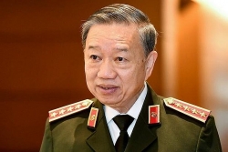 bo truong nguyen van the noi gi ve de xuat bat den xe ca ngay