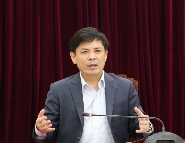 bo truong nguyen van the noi gi ve de xuat bat den xe ca ngay