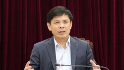 bo truong nguyen van the noi gi ve de xuat bat den xe ca ngay