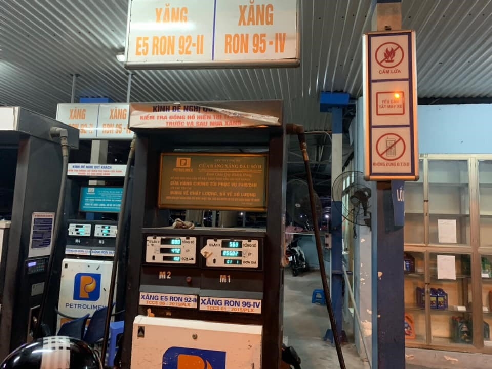 ha noi xu phat cay xang gam 20 ngan lit trong bon khong ban