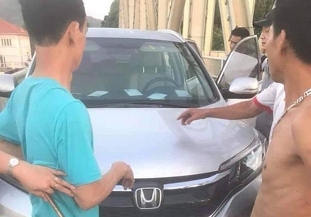 Tin tức tai nạn giao thông sáng 6/7: Xe ben liều lĩnh lùi ngược chiều ở làn 120km/h trên cao tốc