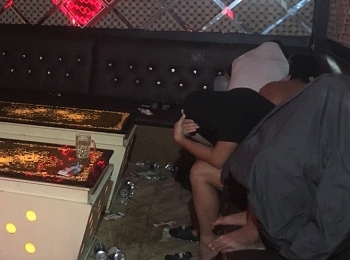 Đột kích karaoke 