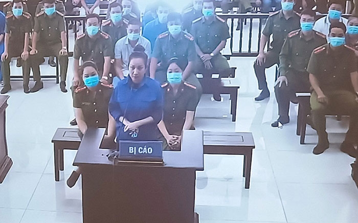 2328 vi sao vo duong nhue xin giam an