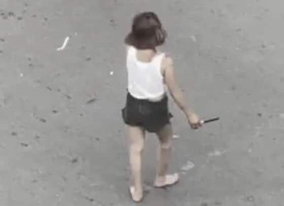 3320 vu co gai cam dao phan luong giao thong giua giao lo he lo danh tinh 2
