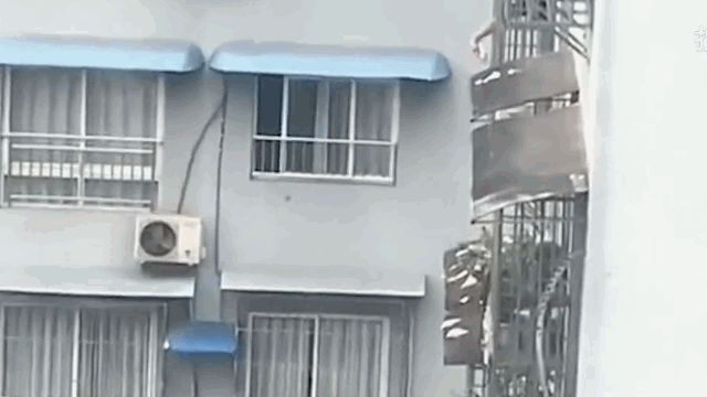Video: Thanh niên "ngáo đá" rải gần 700 triệu từ tầng 30 xuống đất và cái kết đắng
