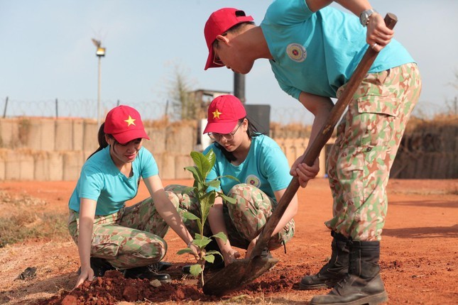 Cờ Tổ quốc tung bay ở Nam Sudan trong ngày đầu năm mới 2022