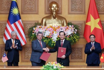 Việt Nam - Maylaysia ký kết bản ghi nhớ tuyển dụng và hồi hương lao động