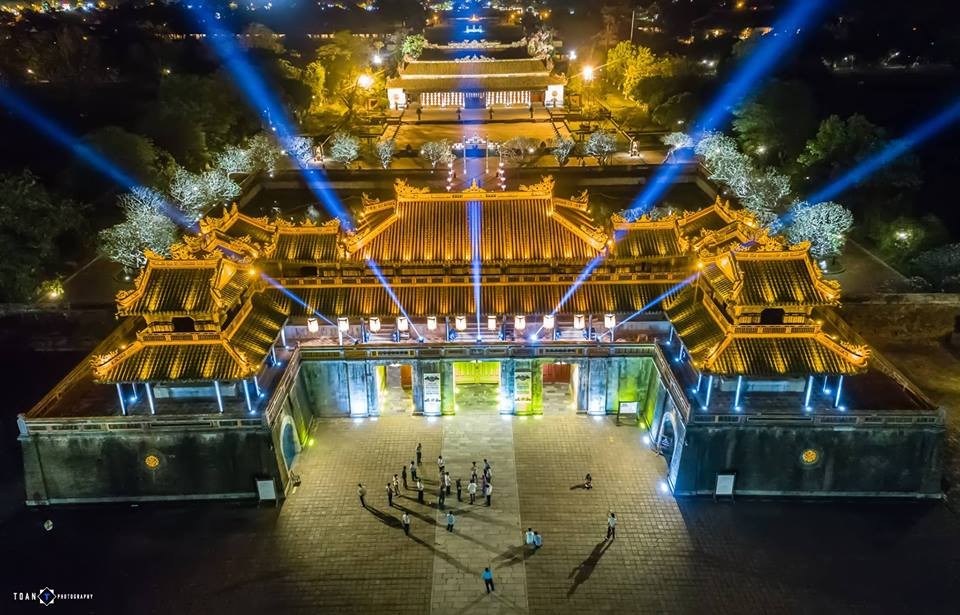 Đại Nội Huế về đêm (Ảnh: Thanh Toàn/khamphahue.com.vn))