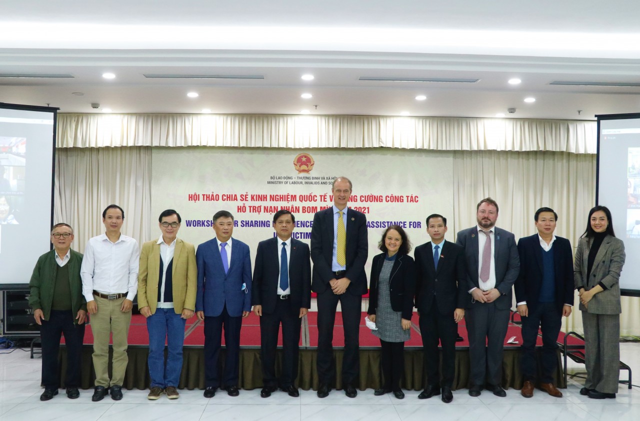 Tại Hội thảo, nhiều giải pháp hiệu quả hỗ trợ nạn nhân bom mìn được các nước chia sẻ với Việt Nam