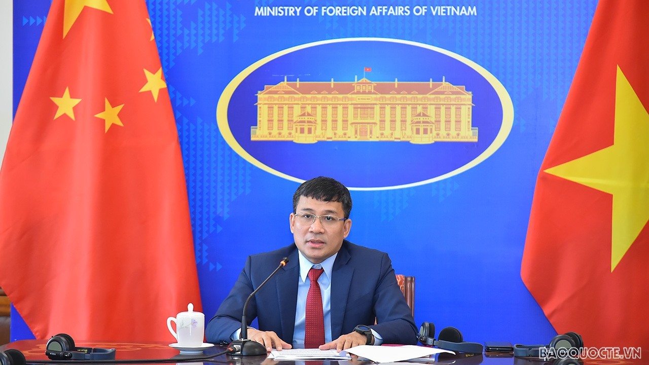 Thứ trưởng Ngoại giao Việt Nam Nguyễn Minh Vũ phát biểu khai mạc Hội thảo trao đổi kinh nghiệm xóa đói giảm nghèo Việt Nam-Trung Quốc. (Ảnh: Baoquocte.vn)