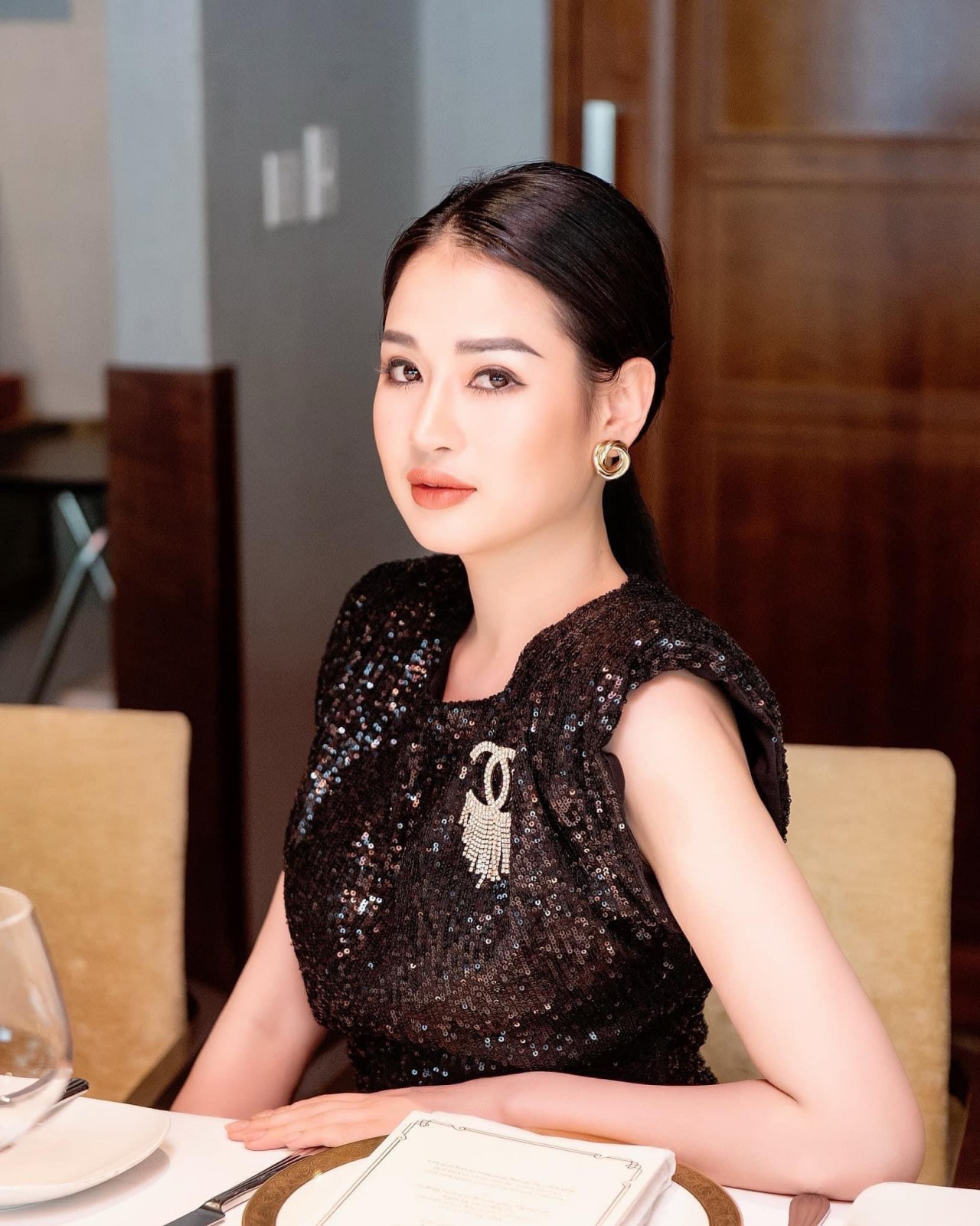 Bác sĩ Khúc Lan Phương - CEO thương hiệu thẩm mỹ Dr Phương: Ở thời đại hiện nay, vai trò và vị trí của người phụ nữ được đánh giá rất cao trong các tổ chức xã hội.