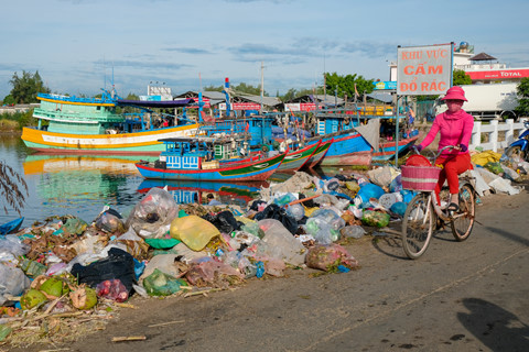 hanh trinh 3260 km cua nguoi san rac khap bo bien viet nam