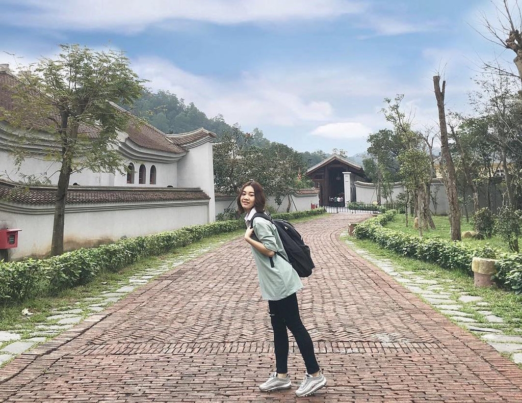ba vang va 4 ngoi chua len hinh dep cho du khach khi den quang ninh