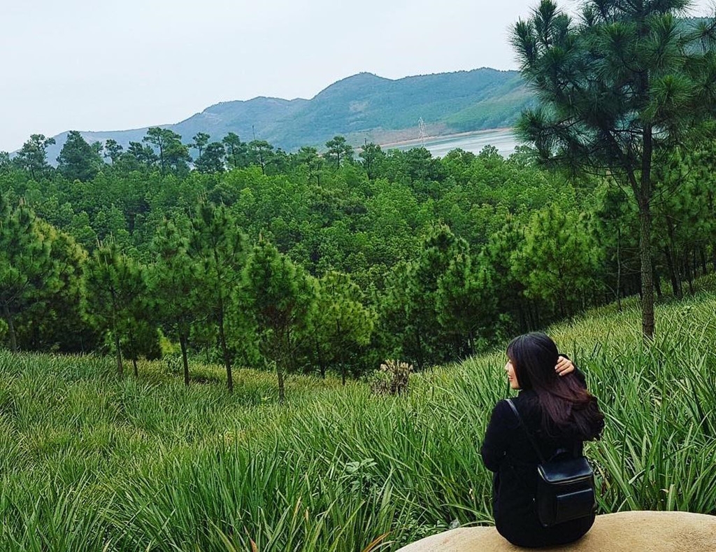 ba vang va 4 ngoi chua len hinh dep cho du khach khi den quang ninh