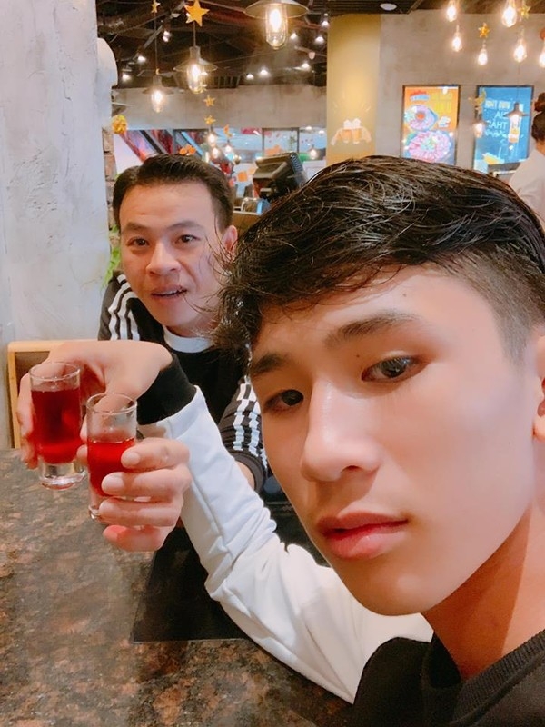 Trải lòng chuyện tình đồng giới chú cháu gây tranh cãi: ‘Chúng tôi yêu nhau chân thật nên không quan trọng lắm lời chỉ trích của người khác’ trai long chuyen tinh dong gioi chu chau gay tranh cai chung toi yeu nhau chan that nen khong quan trong lam loi chi trich cua nguoi khac