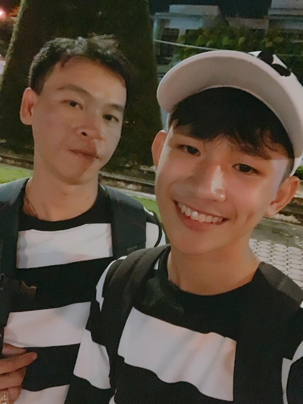 Trải lòng chuyện tình đồng giới chú cháu gây tranh cãi: ‘Chúng tôi yêu nhau chân thật nên không quan trọng lắm lời chỉ trích của người khác’ trai long chuyen tinh dong gioi chu chau gay tranh cai chung toi yeu nhau chan that nen khong quan trong lam loi chi trich cua nguoi khac