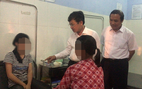 phu huynh hoc sinh bao hanh ban cung lop mat an mat ngu vi con lam loi