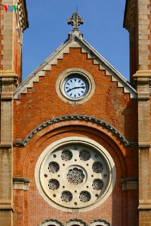 Nhà thờ Đức Bà: Tuyệt tác kiến trúc Pháp giữa lòng Sài Gòn nha tho duc ba tuyet tac kien truc phap giua long sai gon