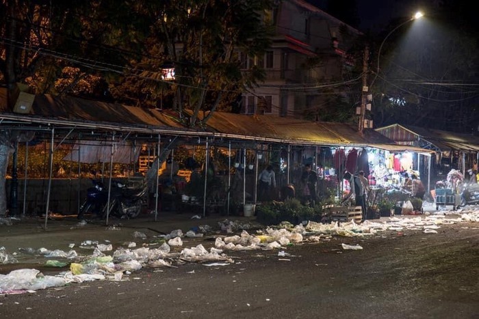 Các điểm du lịch sau ngày nghỉ Giỗ tổ Hùng Vương: Nơi tranh thủ "chặt chém", nơi chìm trong "biển rác" cac diem du lich sau ngay nghi gio to hung vuong noi tranh thu chat chem noi chim trong bien rac