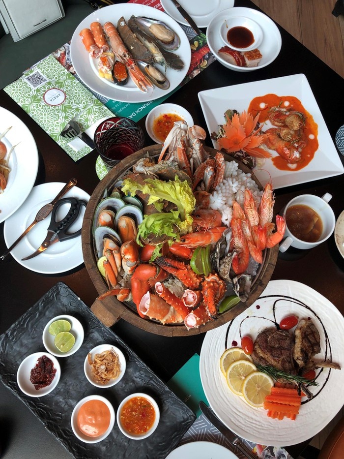 cung food blogger ba chua via he diet sach am thuc thai lan