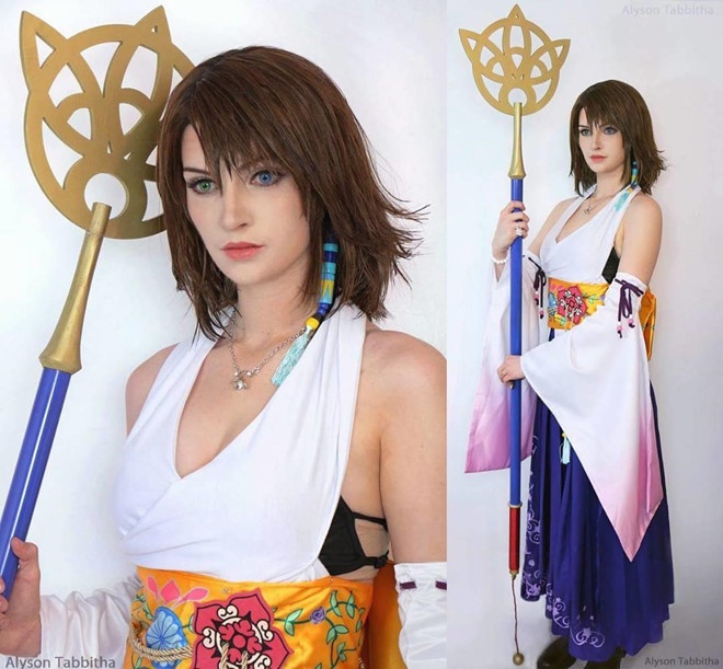 nu cosplayer hoa trang y het ban goc den than thai cung giong 100