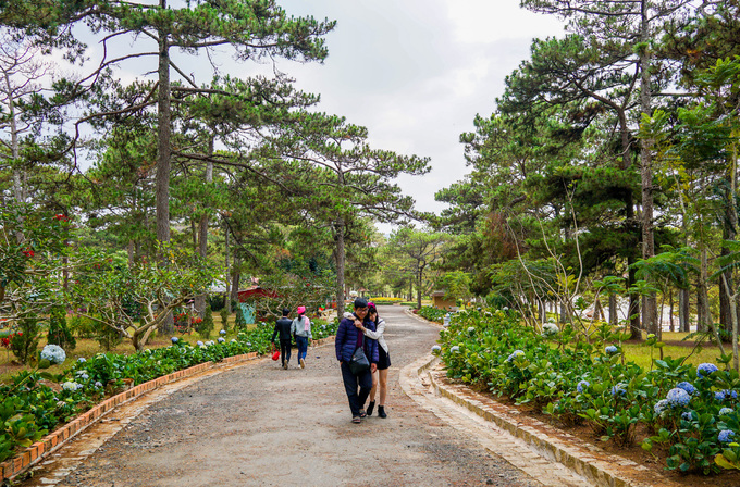 ho nuoc gan lien voi nhung cau chuyen tinh buon o da lat