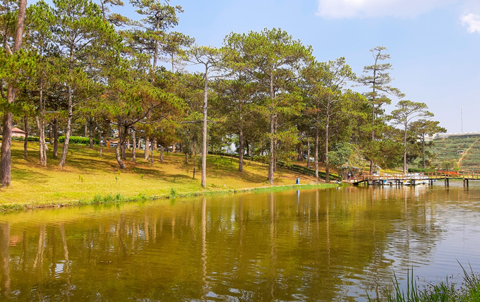 ho nuoc gan lien voi nhung cau chuyen tinh buon o da lat