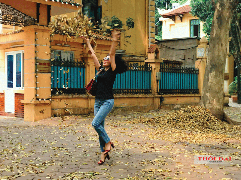 Người Hà Nội kéo nhau đến con đường lãng mạn nhất thủ đô mùa sấu thay lá nguoi ha noi keo nhau den con duong lang man nhat thu do mua sau thay la