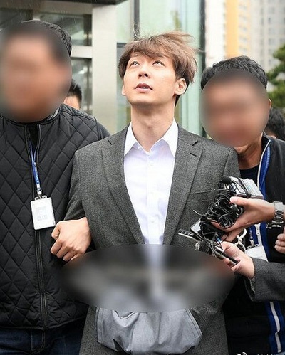Park YooChun chính thức bị bắt giữ sau nhiều lần bị buộc tội sử dụng ma túy park yoochun chinh thuc bi bat giu sau nhieu lan bi buoc toi su dung ma tuy