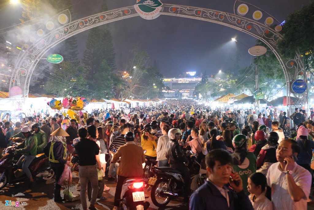 Nghỉ lễ 30/4 - 1/5: Nhiều điểm du lịch quá tải, ách tắc nghi le 304 15 nhieu diem du lich qua tai ach tac