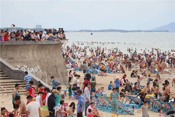 Nghỉ lễ 30/4 - 1/5: Nhiều điểm du lịch quá tải, ách tắc nghi le 304 15 nhieu diem du lich qua tai ach tac