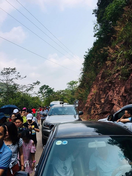 Nghỉ lễ 30/4 - 1/5: Nhiều điểm du lịch quá tải, ách tắc nghi le 304 15 nhieu diem du lich qua tai ach tac