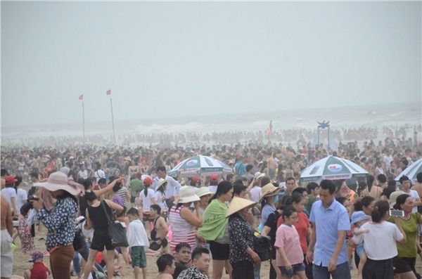 Nghỉ lễ 30/4 - 1/5: Nhiều điểm du lịch quá tải, ách tắc nghi le 304 15 nhieu diem du lich qua tai ach tac