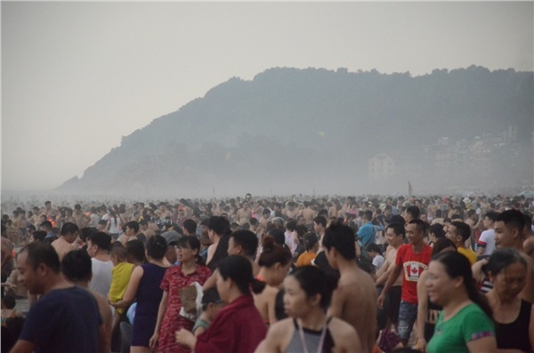 Nghỉ lễ 30/4 - 1/5: Nhiều điểm du lịch quá tải, ách tắc nghi le 304 15 nhieu diem du lich qua tai ach tac