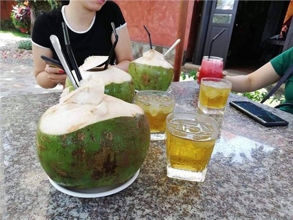 hang loat nhung su viec khien du khach buc xuc dip nghi le 304 15 nghi duong hay ruoc buc vao than