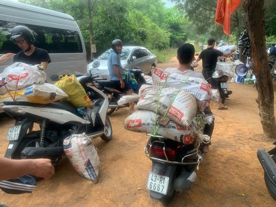 Dọn sạch "biển rác": Hành động thiết thực cần được lan tỏa don sach bien rac hanh dong thiet thuc can duoc lan toa