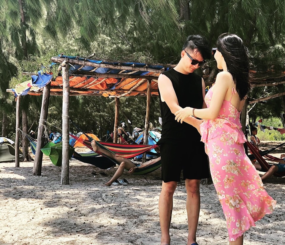 Facebook sao Việt hôm nay (7/5): Hoàng Thùy thi Miss Universe 2019, Hari Won tâm trạng facebook sao viet hom nay 75 hoang thuy tro thanh dai dien cua viet nam du thi miss universe 2019
